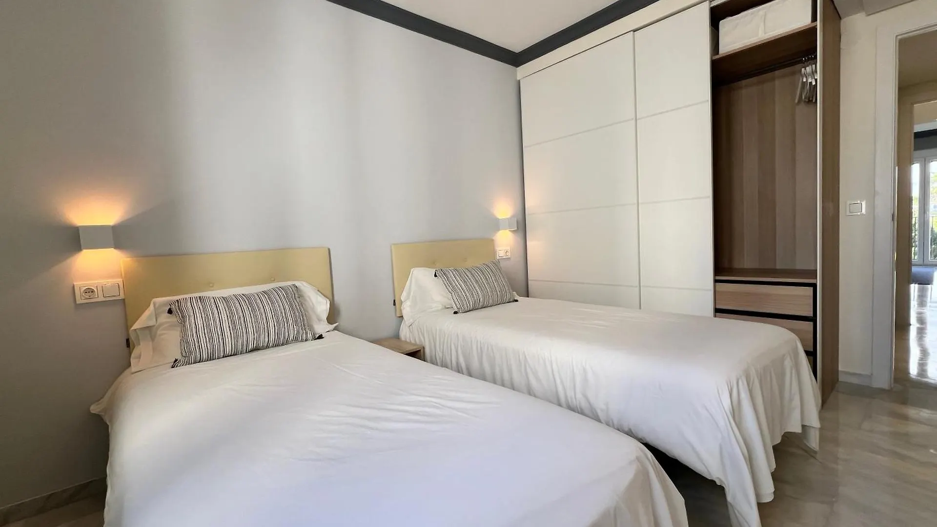 Jardines Del Puerto Apartment For Up To 6, Totally Refurbished 2025, Gardens, Pools, Garage, Wifi Marbella