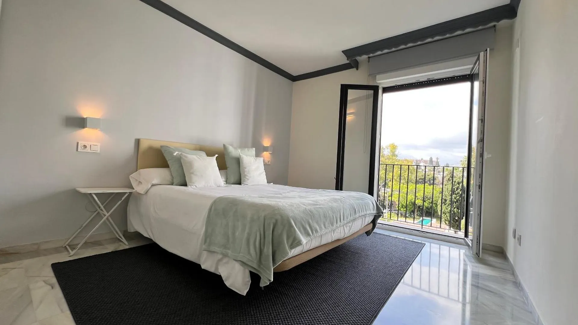Jardines Del Puerto Apartment For Up To 6, Totally Refurbished 2025, Gardens, Pools, Garage, Wifi Marbella 0*,