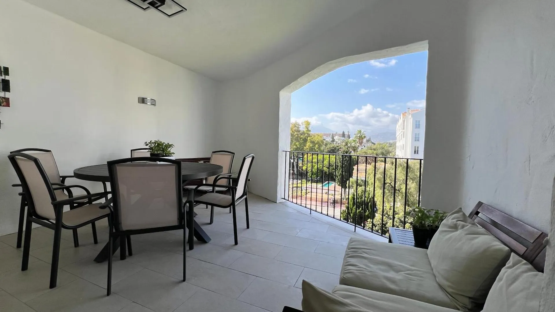 Jardines Del Puerto Apartment For Up To 6, Totally Refurbished 2025, Gardens, Pools, Garage, Wifi Marbella