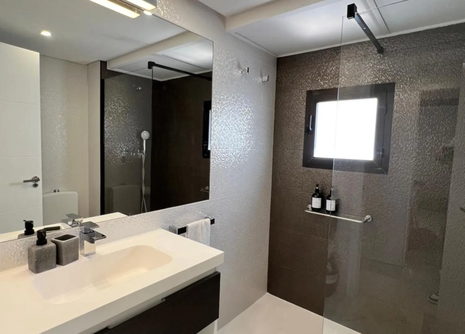 Jardines Del Puerto Apartment For Up To 6, Totally Refurbished 2025, Gardens, Pools, Garage, Wifi Marbella Spain